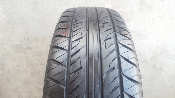 ขายยาง245/70/16 ปี 3715 DUNLOP PT2  2 เส้น