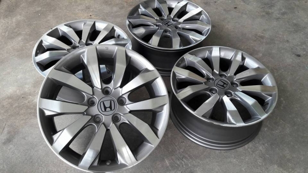 ขายล้อแม็ก civic fd 17"×7" สนใจติดต่อร้าน ก.เจริญการยางครับ 081-3747940 ขายล้อแม็ก civic fd 17"×7" สนใจติดต่อร้าน ก.เจริญการยางครับ 081-3747940
