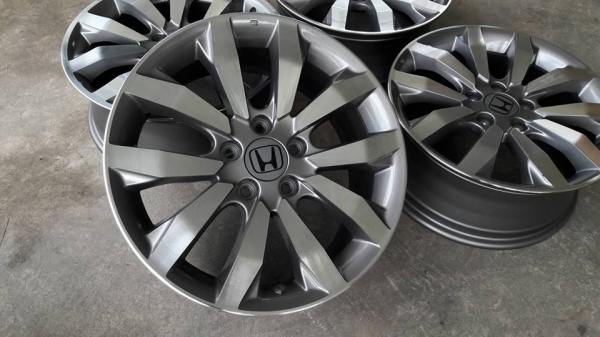 ขายล้อแม็ก civic fd 17&quot;&times;7&quot; สนใจติดต่อร้าน ก.เจริญการยางครับ 081-3747940