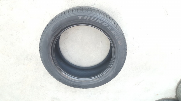 ขายยาง265/50/20 ปี 1015 THUNDERER 2 เส้น