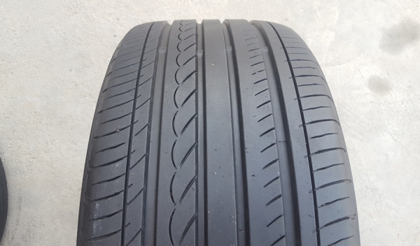 ขายยาง245/40/18 ปี 3114 YOKOHAMA dB 2 เส้น