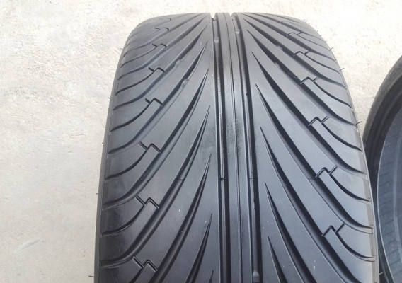 ขายยาง235/40/18 ปี 3516 CARBON 2 เส้น