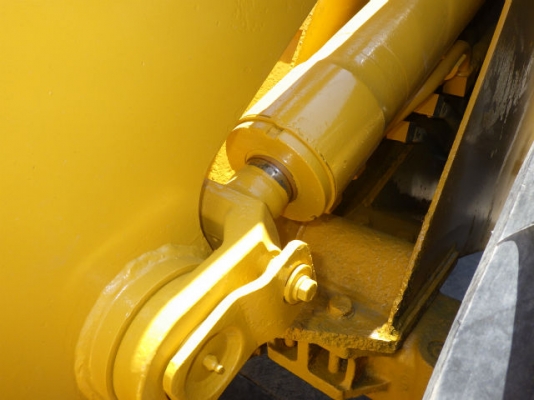 ขายรถตัก ยี่ห้อTCM รุ่นE835 ขายรถตัก ยี่ห้อTCM รุ่นE835