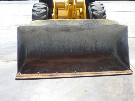 ขายรถตัก ยี่ห้อTCM รุ่นE835 ขายรถตัก ยี่ห้อTCM รุ่นE835