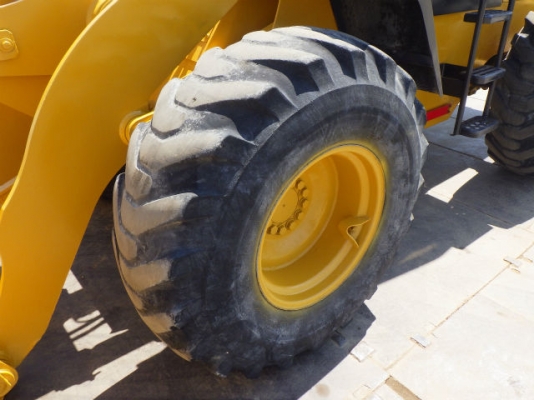 ขายรถตัก ยี่ห้อTCM รุ่นE835 ขายรถตัก ยี่ห้อTCM รุ่นE835