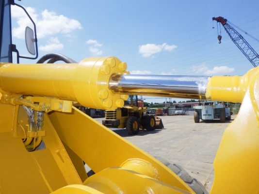 ขายรถตัก ยี่ห้อTCM รุ่นE835 ขายรถตัก ยี่ห้อTCM รุ่นE835