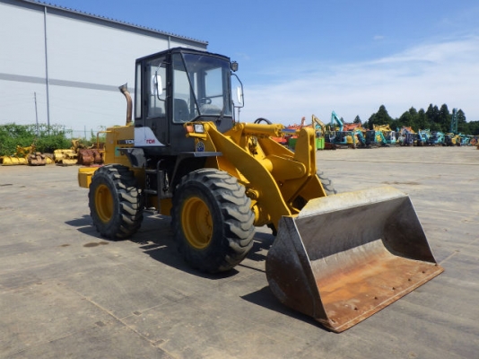 ขายรถตัก ยี่ห้อTCM รุ่นE835 ขายรถตัก ยี่ห้อTCM รุ่นE835