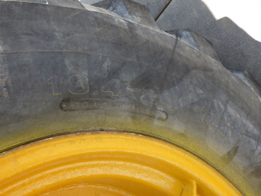 ขายรถตัก ยี่ห้อTCM รุ่นE835