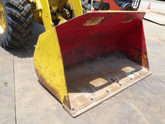 ขายรถตัก ยี่ห้อ TCM รุ่น 830-2