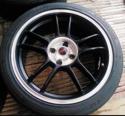 ขายmax17" พร้อมยาง 205/45/17 4วงไม่คดไม่ดุ้งครับ ขายmax17" พร้อมยาง 205/45/17 4วงไม่คดไม่ดุ้งครับ