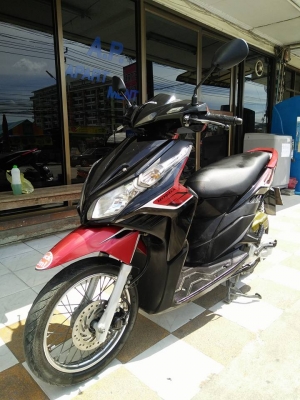 คลิ๊กไอ สีดำแดง ปี 2553 รถพร้อมใช้ ขับดี ราคาถูก