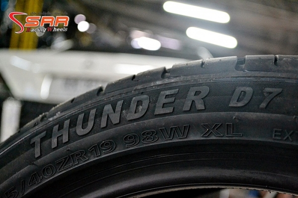 DELINTE D7 245/40ZR19 เส้นละ 4,500 บาท DELINTE D7 245/40ZR19 เส้นละ 4,500 บาท