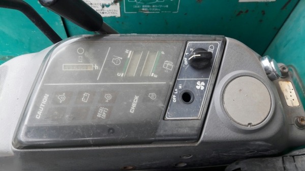 รถขุด Komatsu PC30-7E เก่าญี่ปุ่น มีไลน์หัวกระแทก รถขุด Komatsu PC30-7E เก่าญี่ปุ่น มีไลน์หัวกระแทก