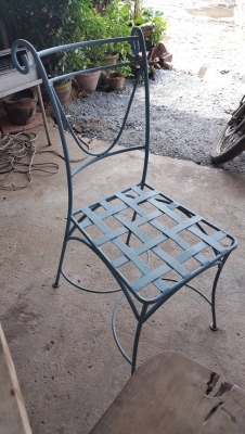 ขาย เก้าอี้ เหล็กสภาพดี แข็งแรงรับน้ำหนักได้เยอะ 1 ตัวหนัก 8 กก.