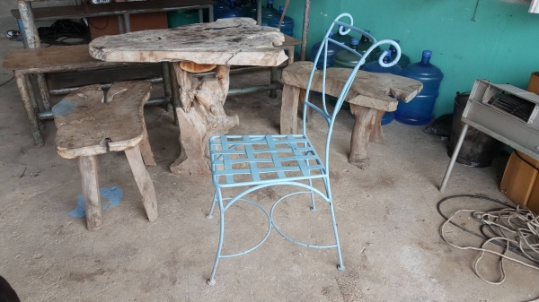 ขาย เก้าอี้ เหล็กสภาพดี แข็งแรงรับน้ำหนักได้เยอะ 1 ตัวหนัก 8 กก.