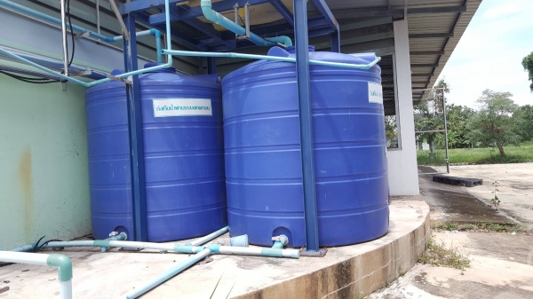 ขาย ถังน้ำพลาสติก ขนาด 5000 ลิตร สภาพดีใช้งานน้อยมีหลายใบ