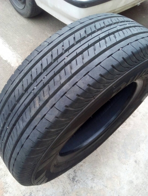 215/70R15 BRIDGESTONE DURAVIS R611 สภาพสวยๆ   ไม่มีปะ ปี17 มี 1 เส้น โทร.081-427-3041 ตจว.ส่งได้ครับ