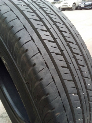 215/70R15 BRIDGESTONE DURAVIS R611 สภาพสวยๆ   ไม่มีปะ ปี17 มี 1 เส้น โทร.081-427-3041 ตจว.ส่งได้ครับ