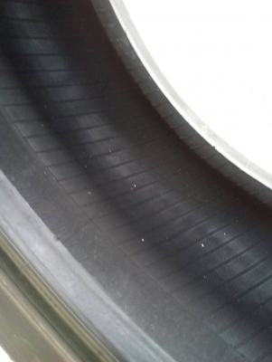 215/70R15 BRIDGESTONE DURAVIS R611 สภาพสวยๆ   ไม่มีปะ ปี17 มี 1 เส้น โทร.081-427-3041 ตจว.ส่งได้ครับ