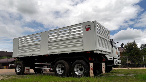 ขาย ISUZU 360 ปี 56 ตุลา สภาพสวยยางเต็มหมด แม่ลูกสามมิตร รถไมล์แท้ วิ่งแสนนิดๆคับ  หัวเดิม ไม่มีเฉียวชนครับ  ขายทั้งสดและผ่อน