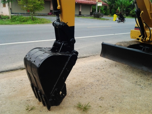 รถแบ๊คโฮ MITSUBISHI ME45 ทำสี CAT 305 สภาพสวยๆ รถทำงานเร็วทุกระบบ พร้อมใช้งาน