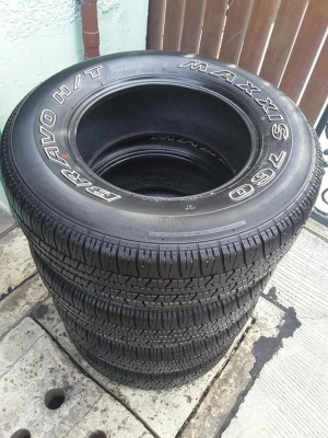 Maxxis HT 235-75-15 ปี12 สภาพดีมาก สวยๆ 1ชุด Maxxis HT 235-75-15 ปี12 สภาพดีมาก สวยๆ 1ชุด