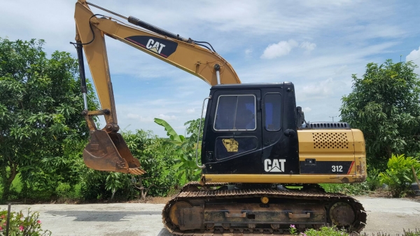 CAT 312V2 ชั่วโมง 16,xxx ชม.ไฟฟ้าครบทุกจุด เอกสารเล่มทะเบียน ราคา 1,100,000 บาทราคาต่อรองได้ค่ะ