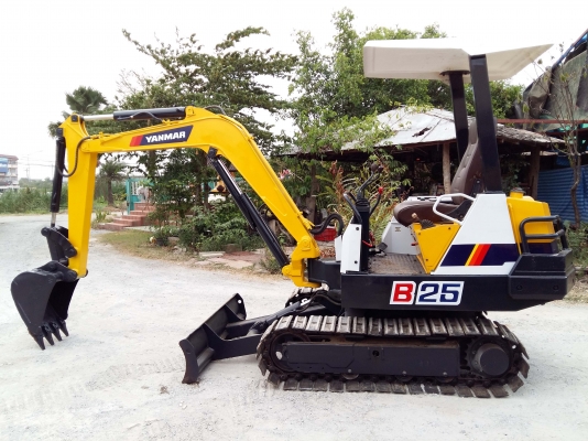 ขายแบคโฮ YANMAR B25 เก่าญี่ปุ่น สภาพดี พร้อมใช้งาน ติดต่อ 086-775-7900 086-324-1992