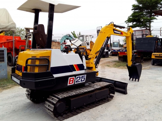 ขายแบคโฮ YANMAR B25 เก่าญี่ปุ่น สภาพดี พร้อมใช้งาน ติดต่อ 086-775-7900 086-324-1992
