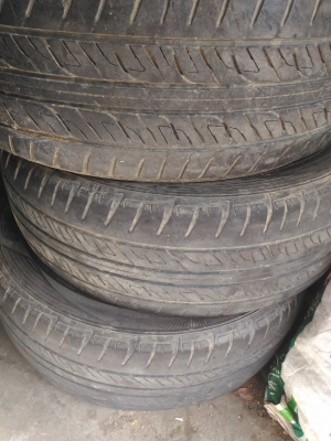 ยางdunlop265/60/18ปี13ครบชุด4เส้น1500