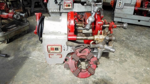 ** เหลือ 2 ตัว ** เครื่องต้าปเกลียวท่อ แป้ป/ประปา/ไฟฟ้า/เพลา มีตั้งแต่ขนาด 1.5"- 2"- 3"- 4"- 6" สภาพสวยๆคัดมาพร้อมใช้มาเลือกมาเทสก่อนได้