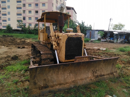 รถแทรคเตอร์ CAT D4D