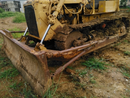 รถแทรคเตอร์ CAT D4D