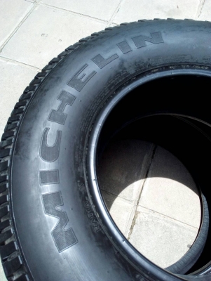 235/75R15  MICHELIN LTX  A/T  มี 1 เส้น  tel. 081-427-3941