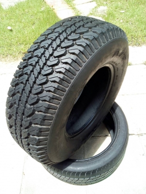 235/75R15  MICHELIN LTX  A/T  มี 1 เส้น  tel. 081-427-3941