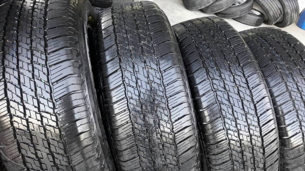 ขายล้อแม็กป้ายแดง pajero 18" ยางปี17 สนใจติดต่อร้าน ก.เจริญการยางครับ 081-3747940 ขายล้อแม็กป้ายแดง pajero 18" ยางปี17 สนใจติดต่อร้าน ก.เจริญการยางครับ 081-3747940