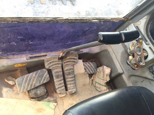 ขายรถแบคโฮ VOLVO EC210BLC กล่องไฟ หน้าจอไม่มี พร้อมใช้ สนใจโทร 081-970-1072