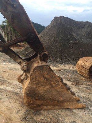 ขายรถแบคโฮ VOLVO EC210BLC กล่องไฟ หน้าจอไม่มี พร้อมใช้ สนใจโทร 081-970-1072