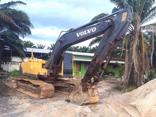 ขายรถแบคโฮ VOLVO EC210BLC กล่องไฟ หน้าจอไม่มี พร้อมใช้ สนใจโทร 081-970-1072 ขายรถแบคโฮ VOLVO EC210BLC กล่องไฟ หน้าจอไม่มี พร้อมใช้ สนใจโทร 081-970-1072