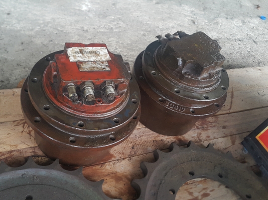 ตัวเดิน YANMAR ใส่ KUBOTA, KOMATSU รุ่น 3, 5, 7 ได้ บล็อกเท่ากัน เป็นของเก่านอกจากญี่ปุ่น ตัวละ 30,000
