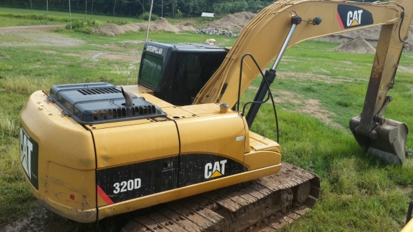 ขายด่วน  รถแบคโฮ  CAT  320 D   9430 ชั่วโมง  สภาพดีมาก  พร้อมใช้งาน  เอกสารพร้อม