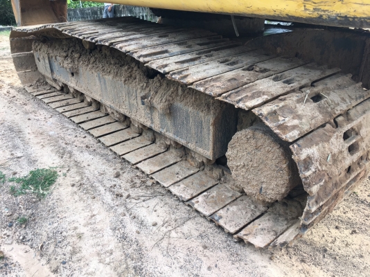 ขายด่วน KOMATSU PC200-7 สภาพพรัอมใช้งาน เครื่องปั้มดี โซ่ช่วงล่างหนา เอวขยับ ไฟฟ้าสมบูรณ์ บูมอามสวย แอร์เย็น เครื่องปั้มพร้อมทำงาน เอกสารใบแจ้งจำหน่าย สนใจสอบถาม 093-0764943  088-3223272 k ตั้ม