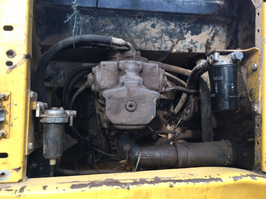 ขายด่วน KOMATSU PC200-7 สภาพพรัอมใช้งาน เครื่องปั้มดี โซ่ช่วงล่างหนา เอวขยับ ไฟฟ้าสมบูรณ์ บูมอามสวย แอร์เย็น เครื่องปั้มพร้อมทำงาน เอกสารใบแจ้งจำหน่าย สนใจสอบถาม 093-0764943  088-3223272 k ตั้ม