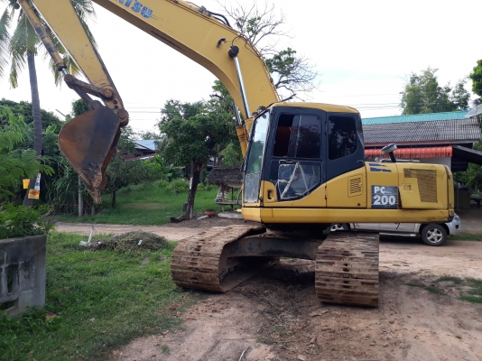 ขายด่วน KOMATSU PC200-7 สภาพพรัอมใช้งาน เครื่องปั้มดี โซ่ช่วงล่างหนา เอวขยับ ไฟฟ้าสมบูรณ์ บูมอามสวย แอร์เย็น เครื่องปั้มพร้อมทำงาน เอกสารใบแจ้งจำหน่าย สนใจสอบถาม 093-0764943  088-3223272 k ตั้ม