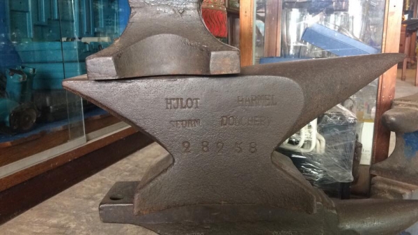 ขายทั่งสะสมเหล็กหล่อเหนียว เก่ายุโรป และ เหล็กหล่อเก่าญี่ปุ่น