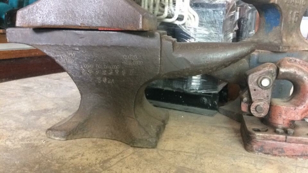 ขายทั่งสะสมเหล็กหล่อเหนียว เก่ายุโรป และ เหล็กหล่อเก่าญี่ปุ่น