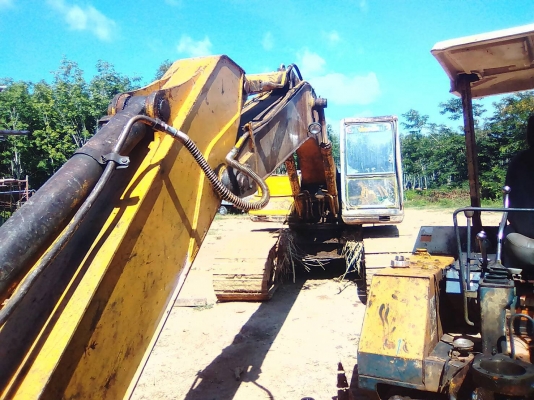 โคเบลโก้ เอสเค KOBELCO SK 200-3 รถสตูล ราคา 550,000 โคเบลโก้ เอสเค KOBELCO SK 200-3 รถสตูล ราคา 550,000