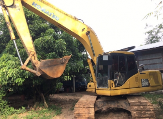 ขายด่วน 965,000 บาท KOMATSU PC 200-7 รถสวยสุดยอดเร็ว ทำงานไม่โหลด เครื่องดี ปั้มแรง โช่หนา เอวขยับ ไฟฟ้าครบ (เอกสารแจ้งจำหน่าย )  รถอยู่ จ.ร้อยเอ็ด โทร 093-3376797 อ๊อฟ 101 ไอดีไลน์ ja5657