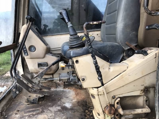 ขาย 450,000 บาท CATTERPILAR 320V2 เครื่อง 6D15-Turbo ปั้มแรง โช่หนา เอวแน่น ไฟฟ้าตัด (กล่องไฟ และ หน้า จออยู่ ) เอกสารเล่มทะเบียน  รถอยู่ อ.นางรอง จ.บุรีรัมย์ โทร&amp;ไอดีไลน์ 0610710295