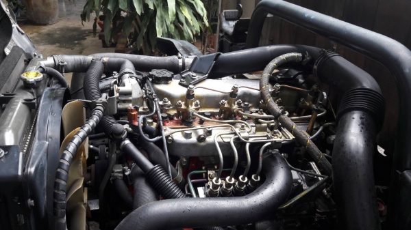 ขายหกล้อกลาง Hino WU420R